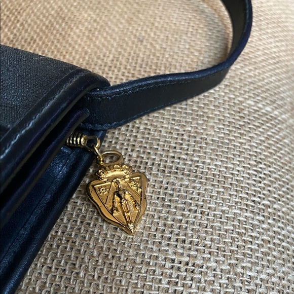 Gucci Handbag - Picture 2 of 6